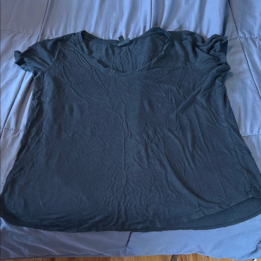 Torrid 1 1X Plus Size Black V-Neck Plain T-Shirt